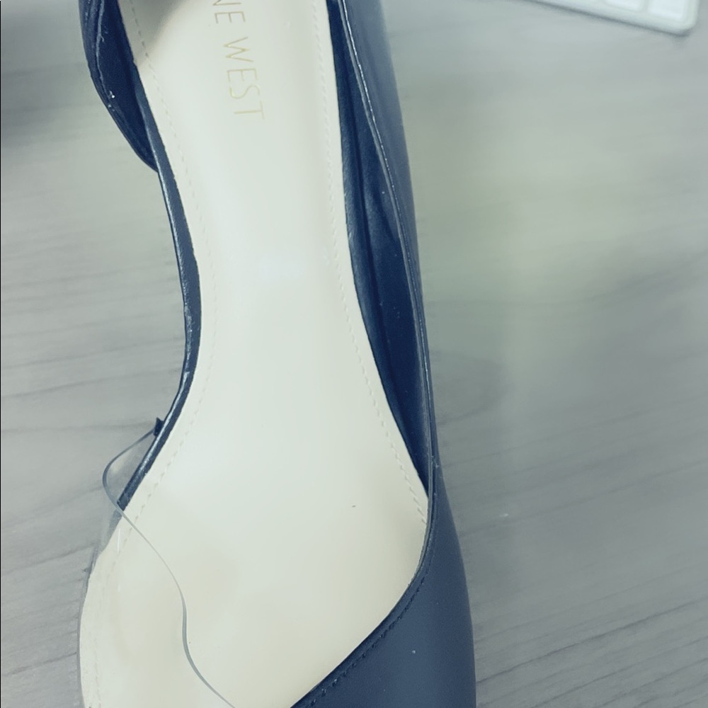 Shoes - Picture 5 of 6